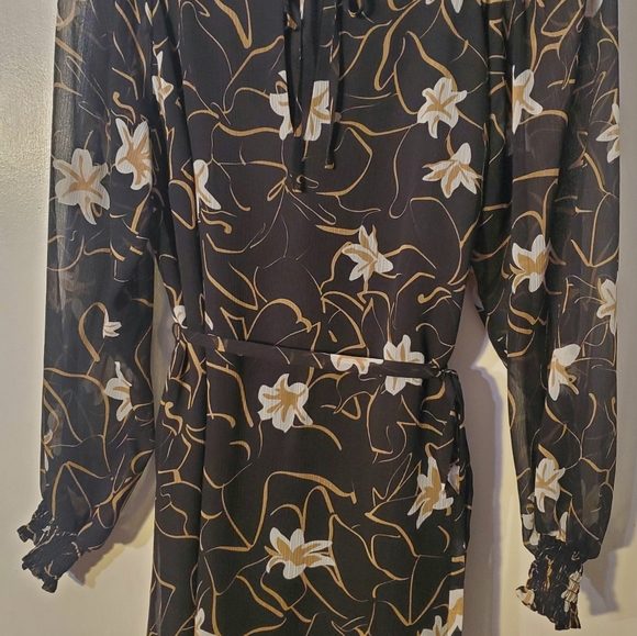 ELIZABETH & JAMES DRESS - SMALL - Picture 7 of 12